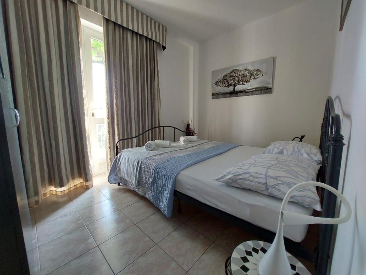 Apartments With A Parking Space Plat, Dubrovnik - 4776 Mlini Eksteriør bilde